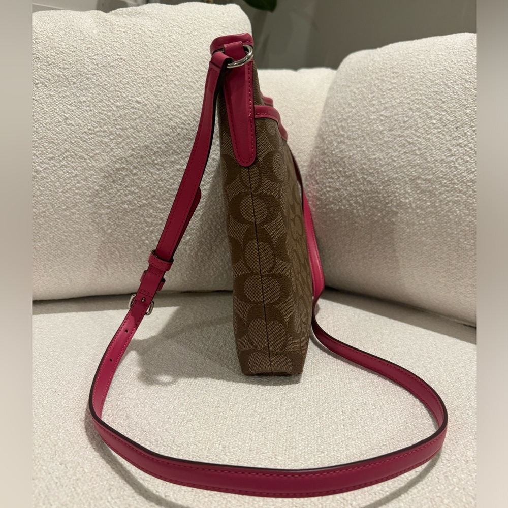 Coach File Messenger Bag - Picture 3 of 4